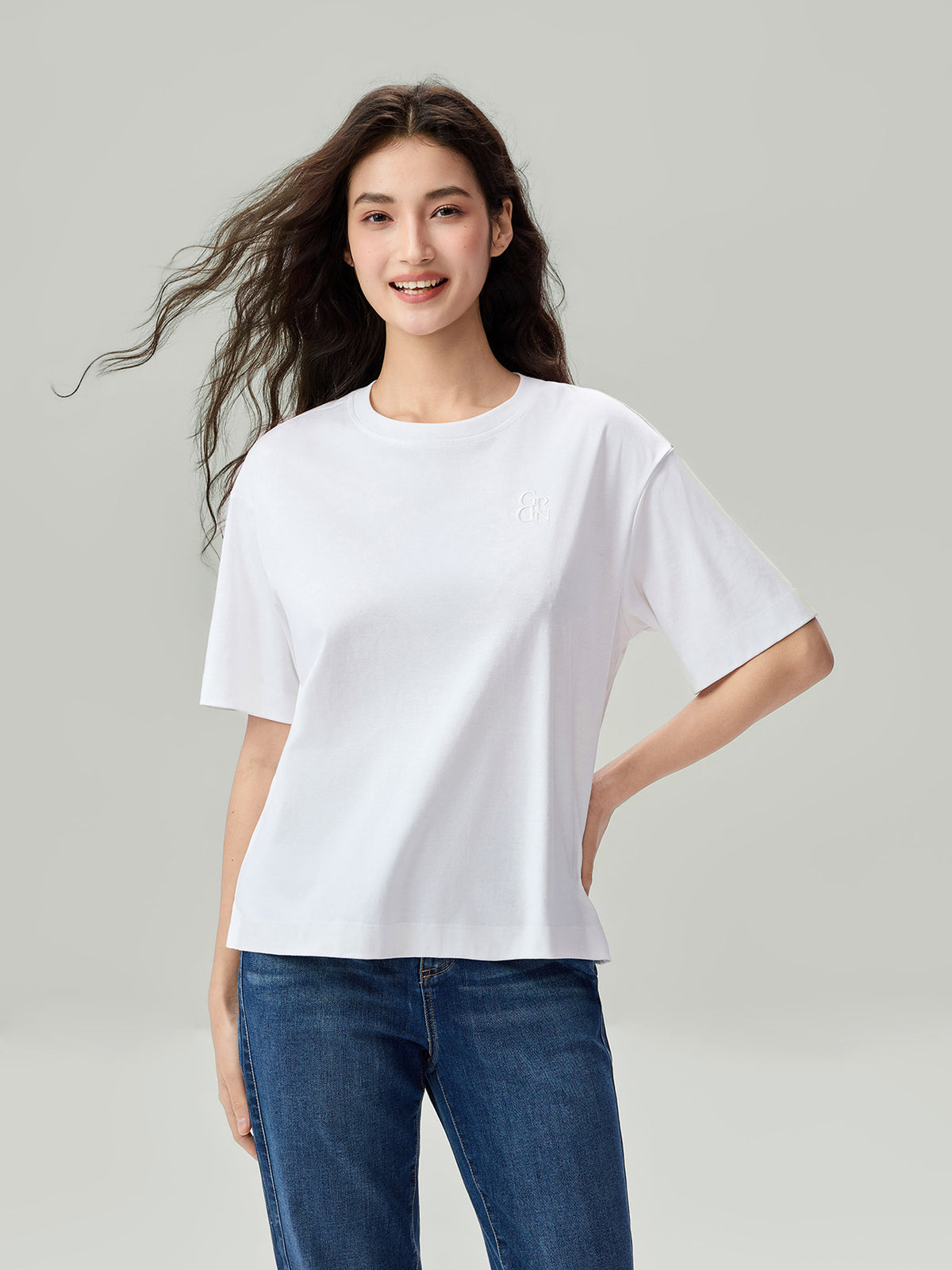 ID_05326219002_RW01_3_0_3_1290_1720.jpg;color:Signature White