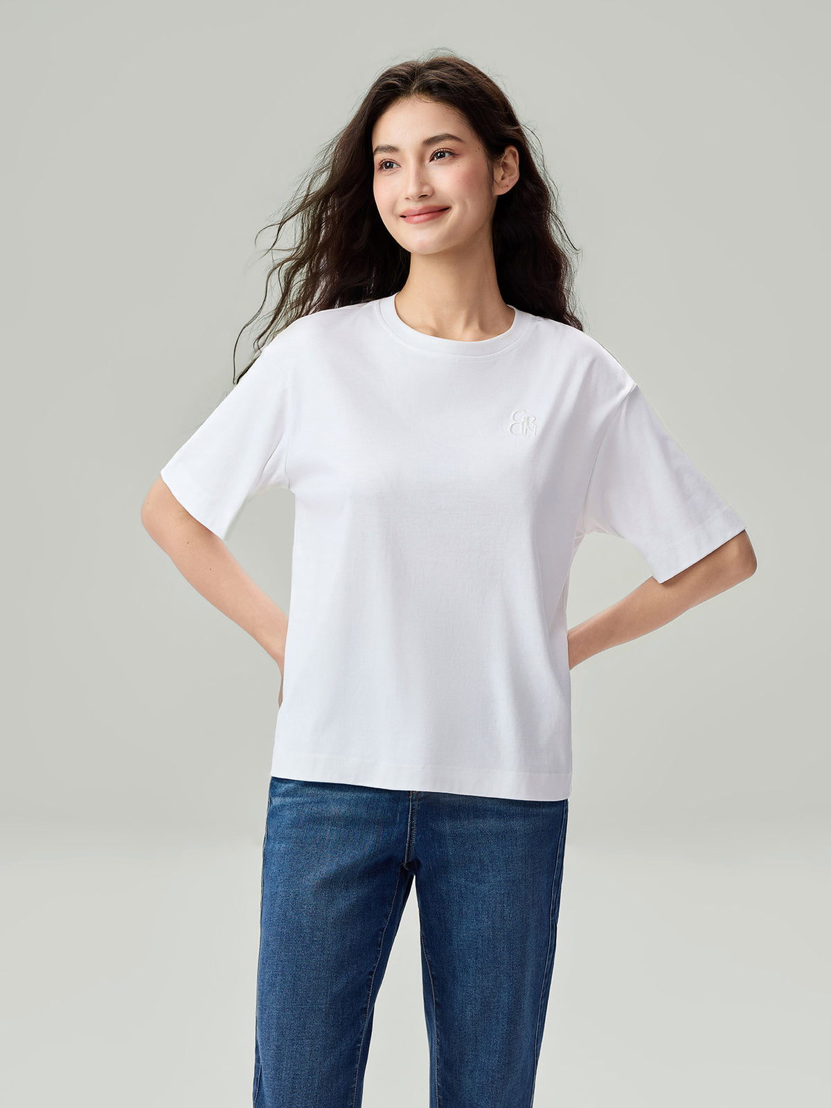 ID_05326219002_RW01_3_0_4_1290_1720.jpg;color:Signature White