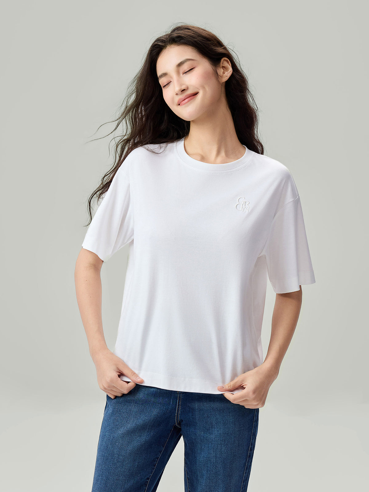 ID_05326219002_RW01_3_0_5_1290_1720.jpg;color:Signature White