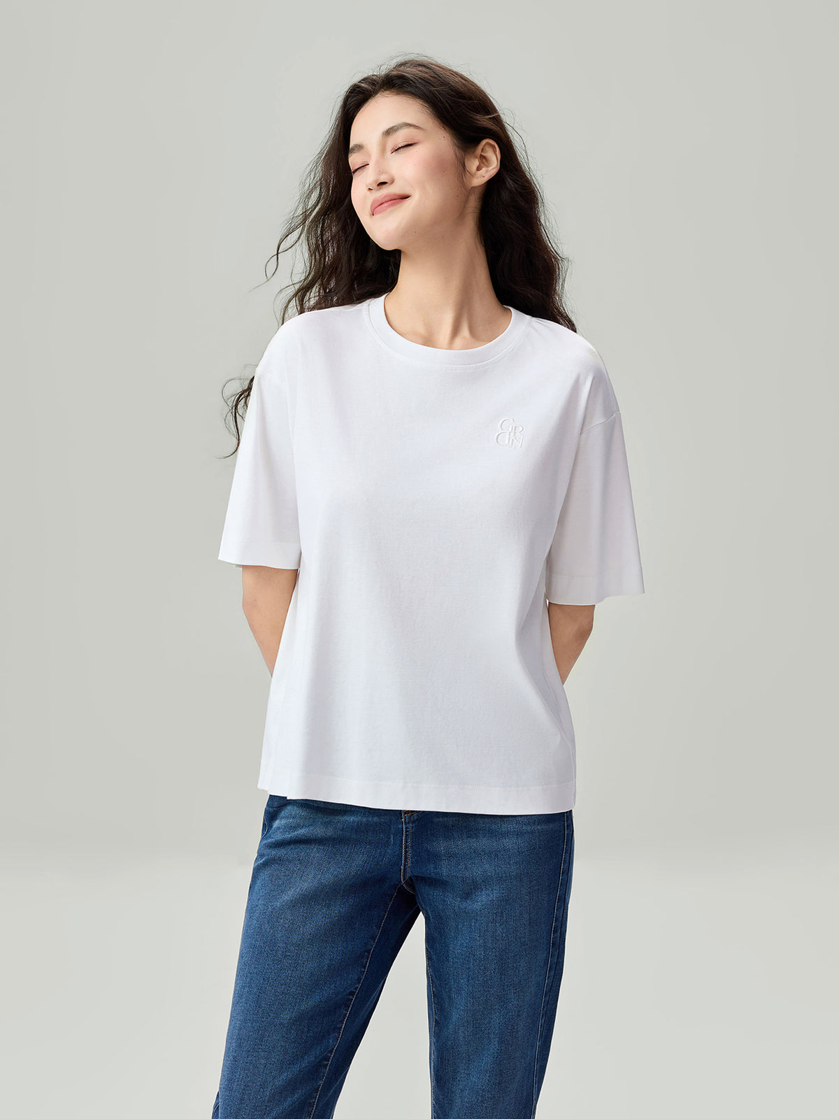 ID_05326219002_RW01_3_0_6_1290_1720.jpg;color:Signature White