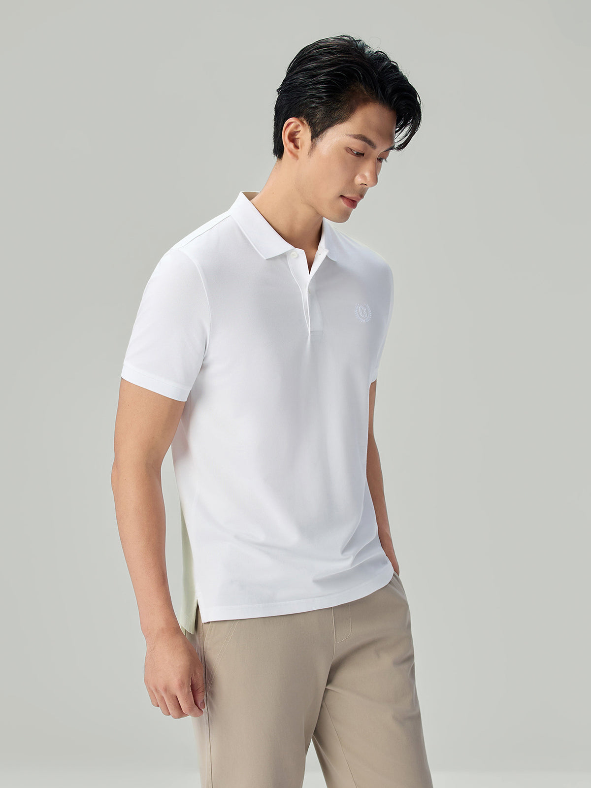 ID_01016293001_RW01_3_1_2_1290_1720.jpg;color:Signature White