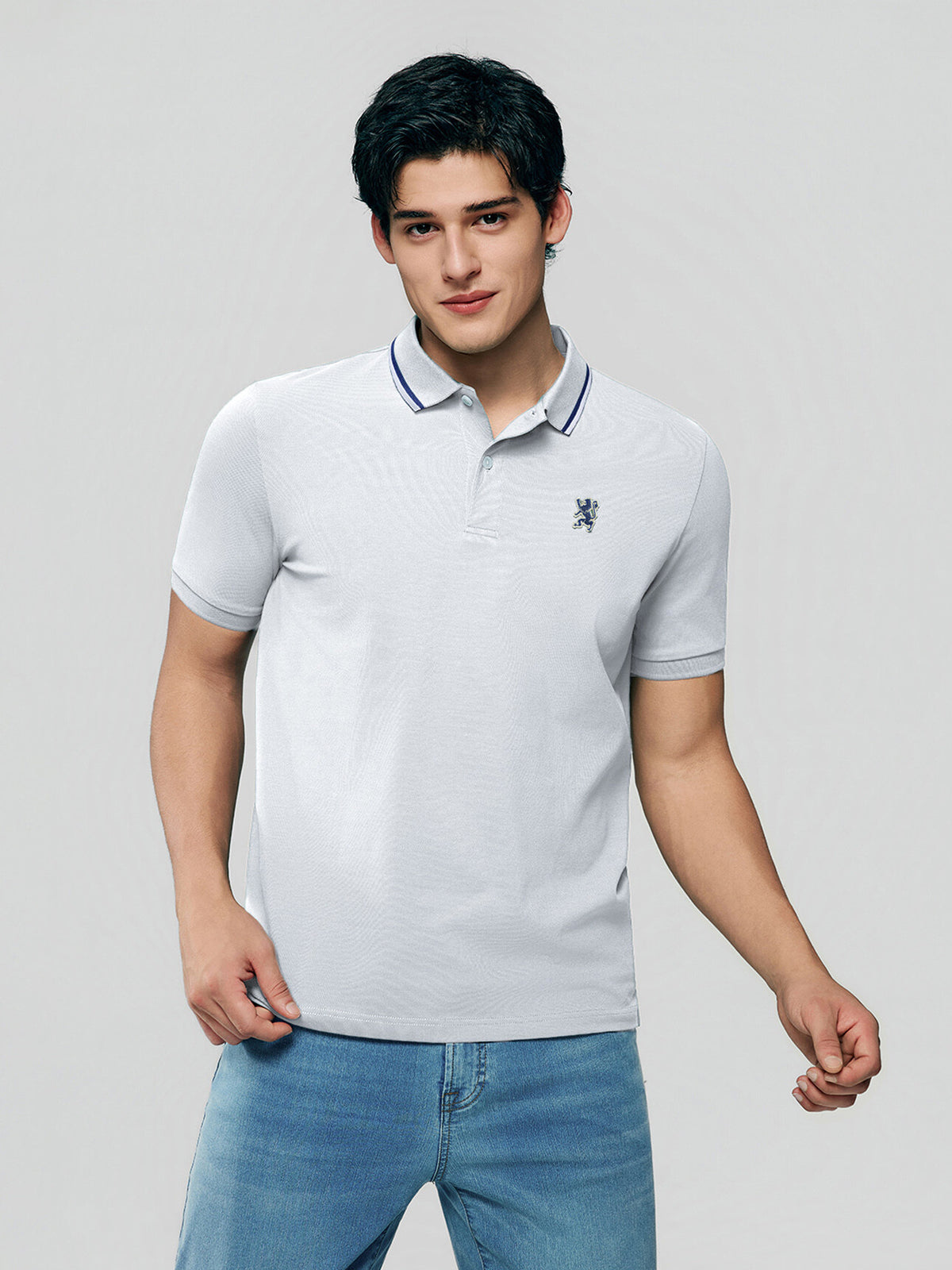 ID_01016262002_RW01_3_1_3_1290_1720.jpg;color:Signature White