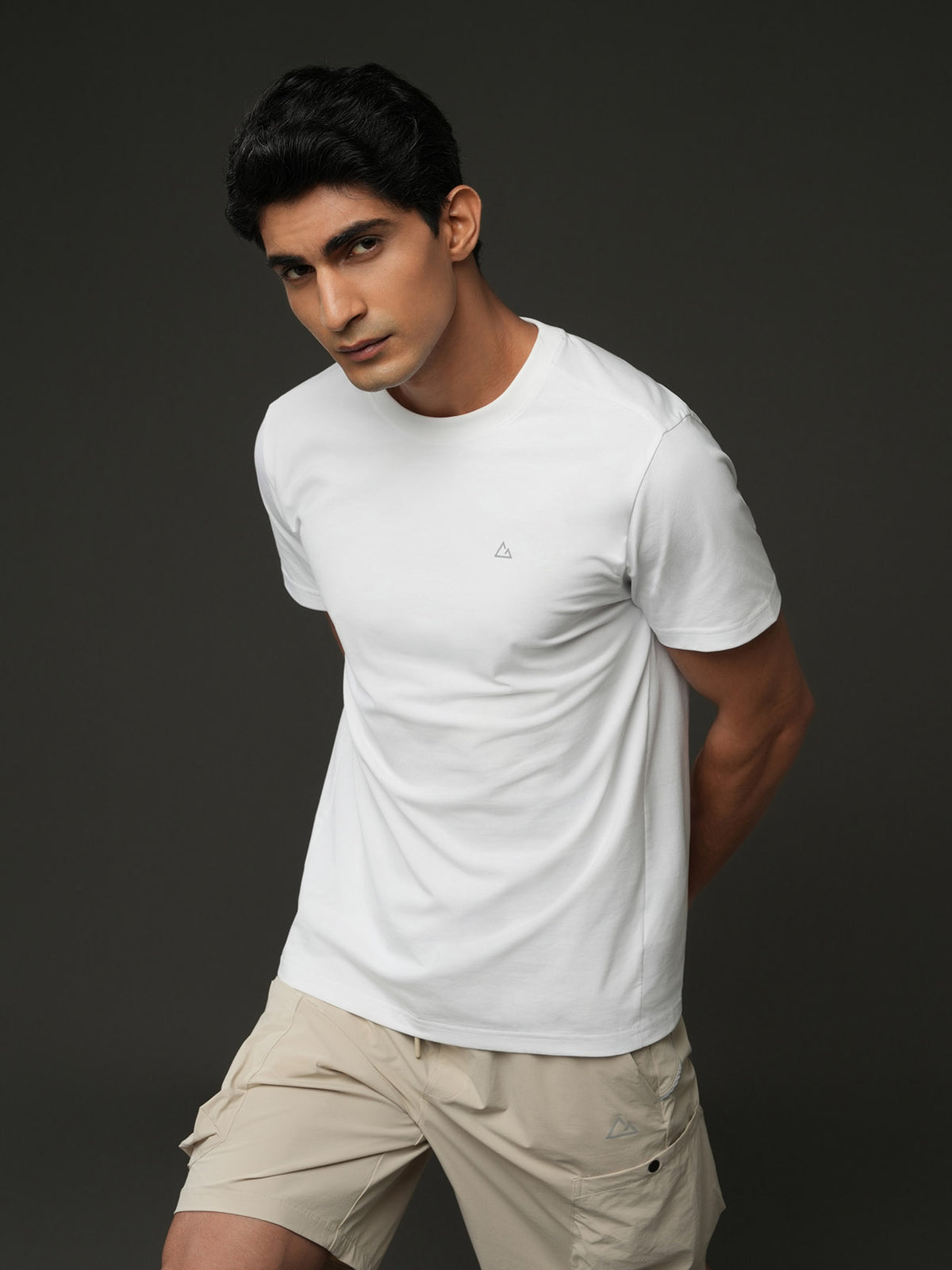 ID_01026286001_RW01_3_1_5_1290_1720.jpg;color:Signature White