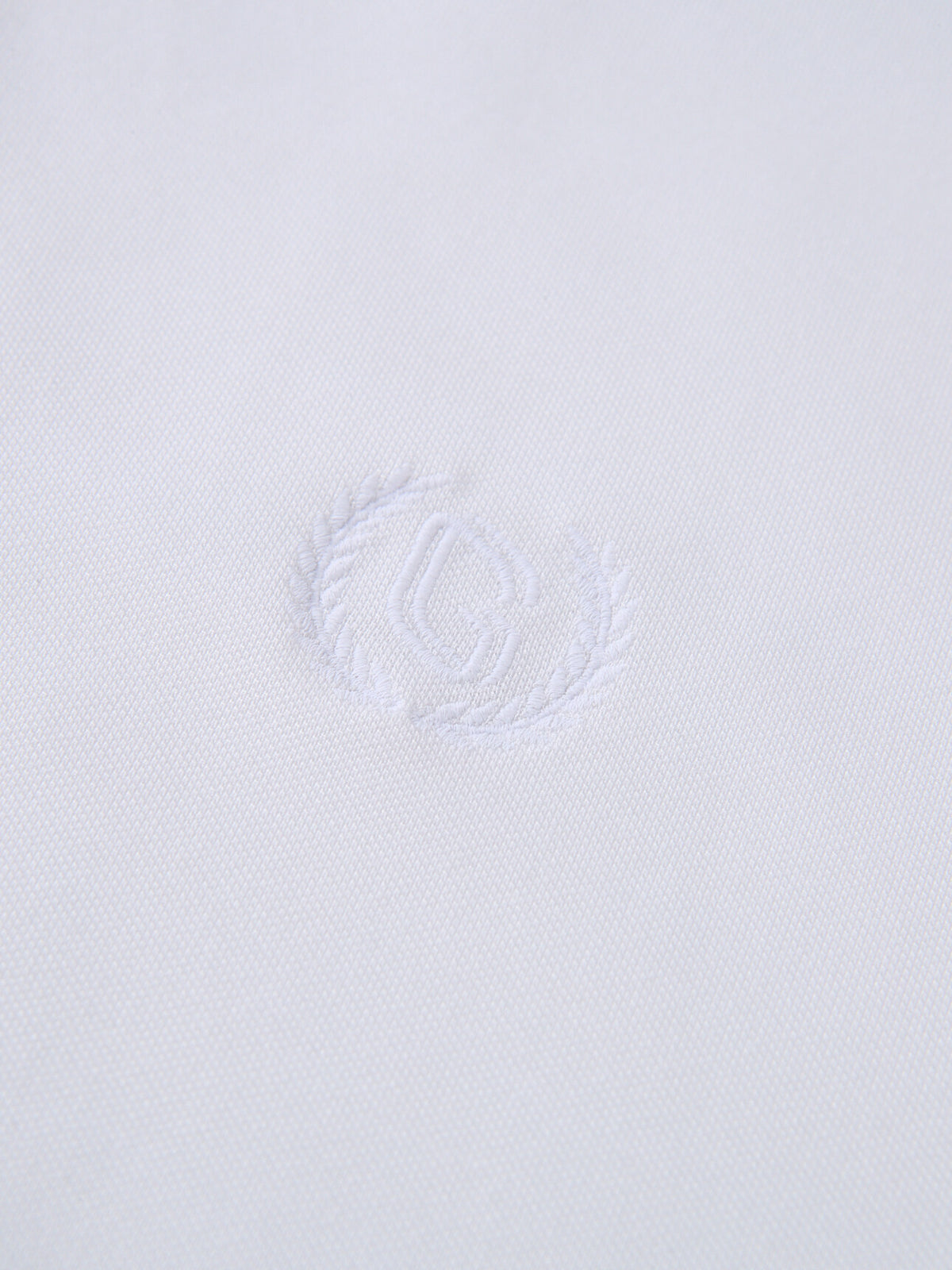 ID_01016293001_RW01_4_2_6_1290_1720.jpg;color:Signature White