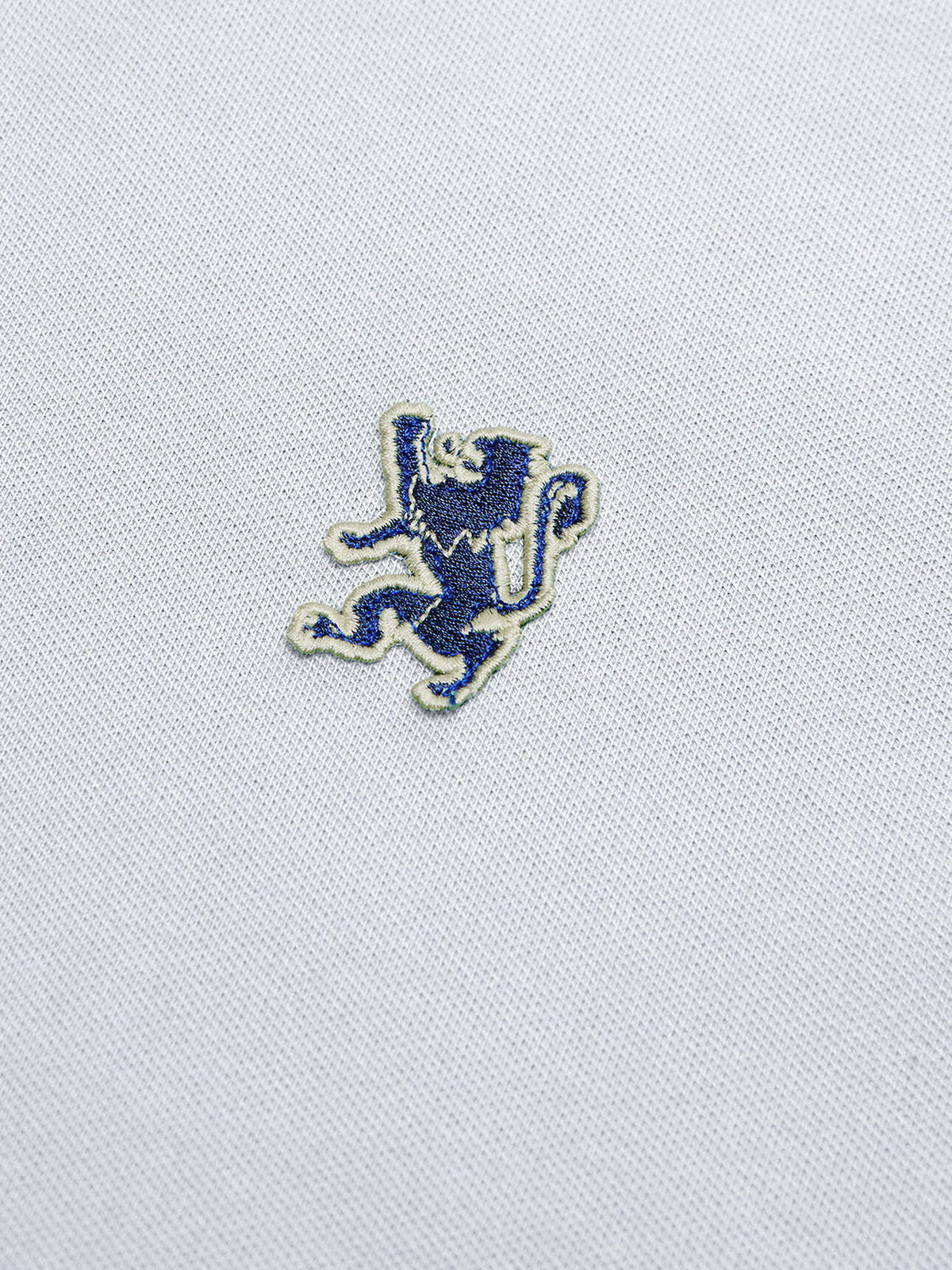 ID_01016262002_RW01_4_2_6_1290_1720.jpg;color:Signature White