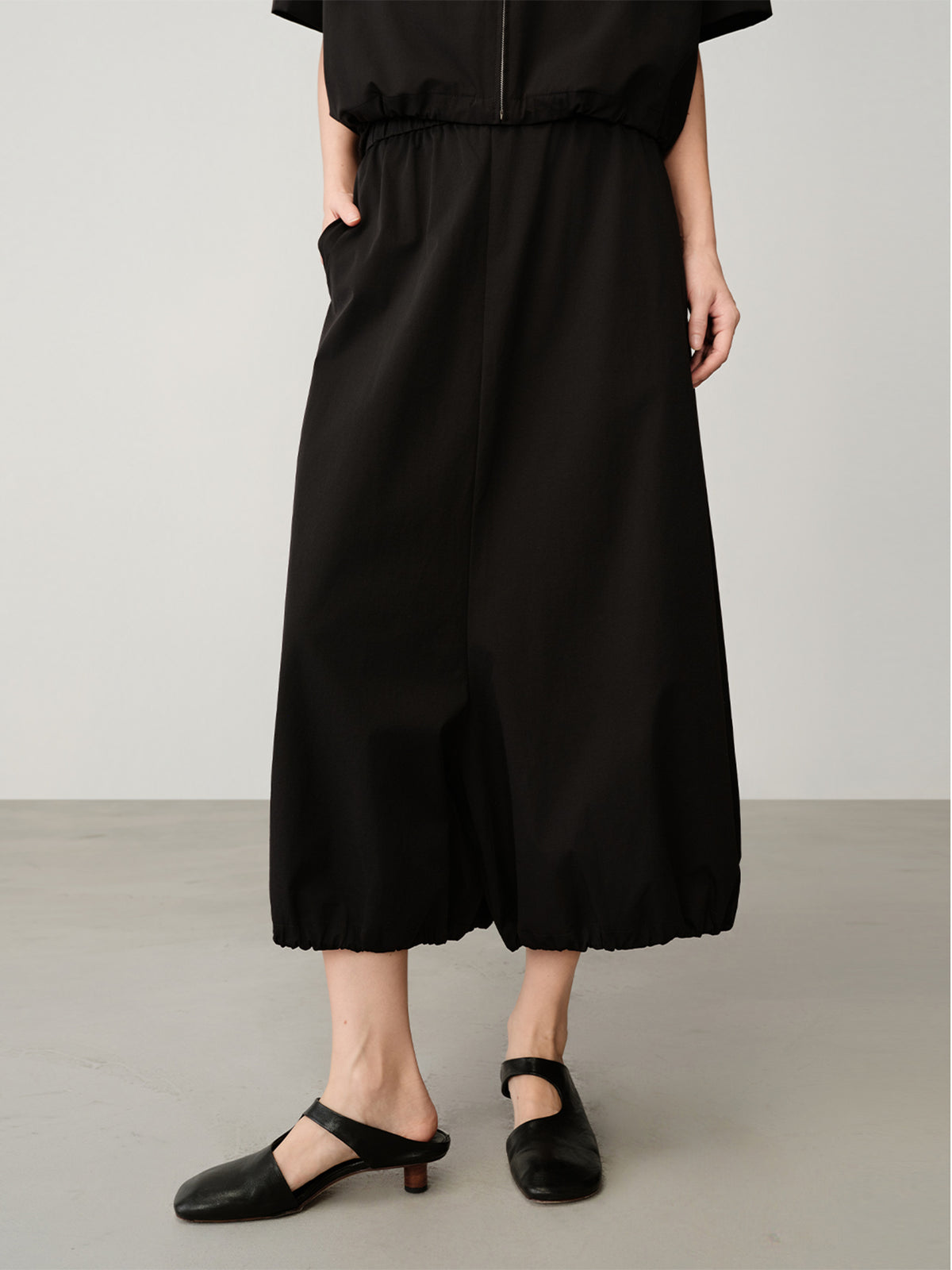 ID_02426511001_RW02_3_0_2_1290_1720.jpg;color:BLACK