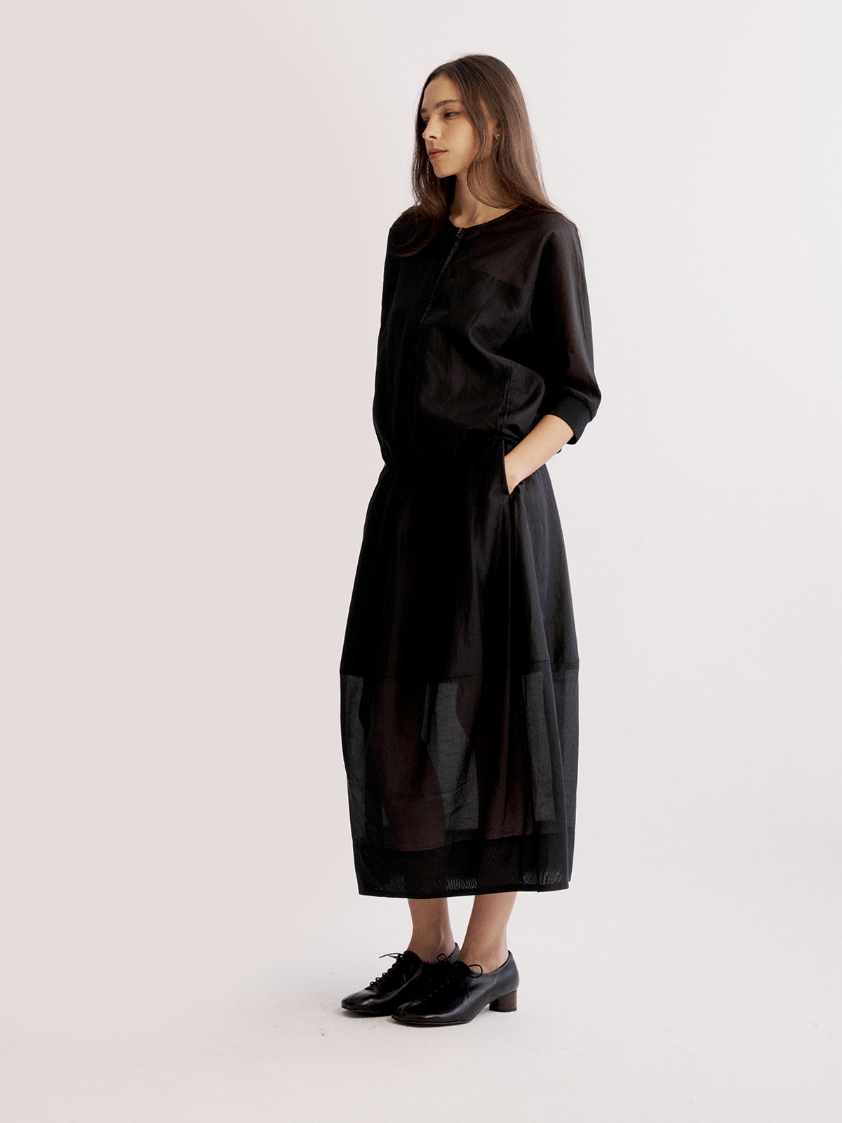ID_02466502003_RW02_3_0_4_1290_1720.jpg;color:Black