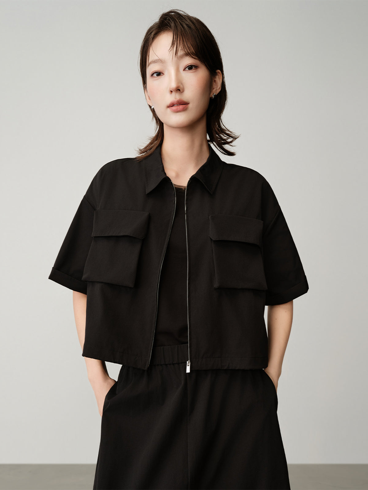 ID_02376523003_RW02_3_0_4_1290_1720.jpg;color:Black