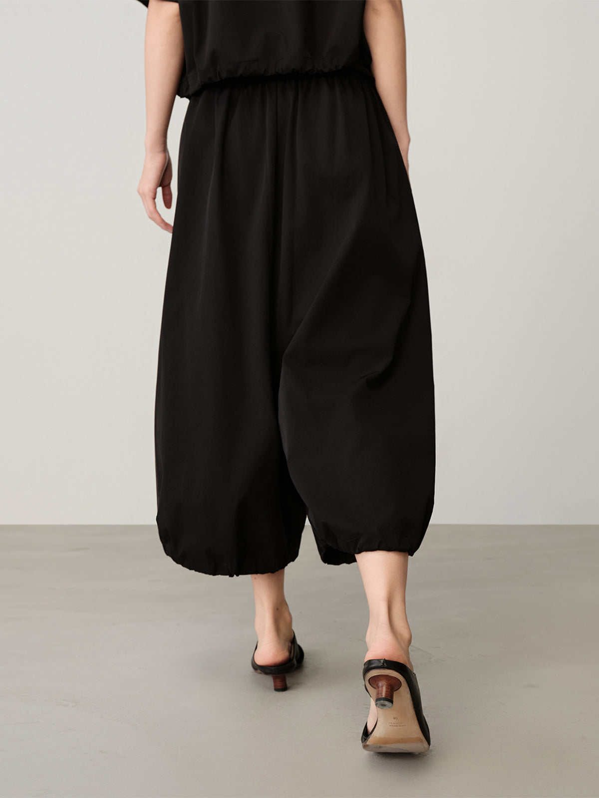 ID_02426511001_RW02_3_0_5_1290_1720.jpg;color:BLACK