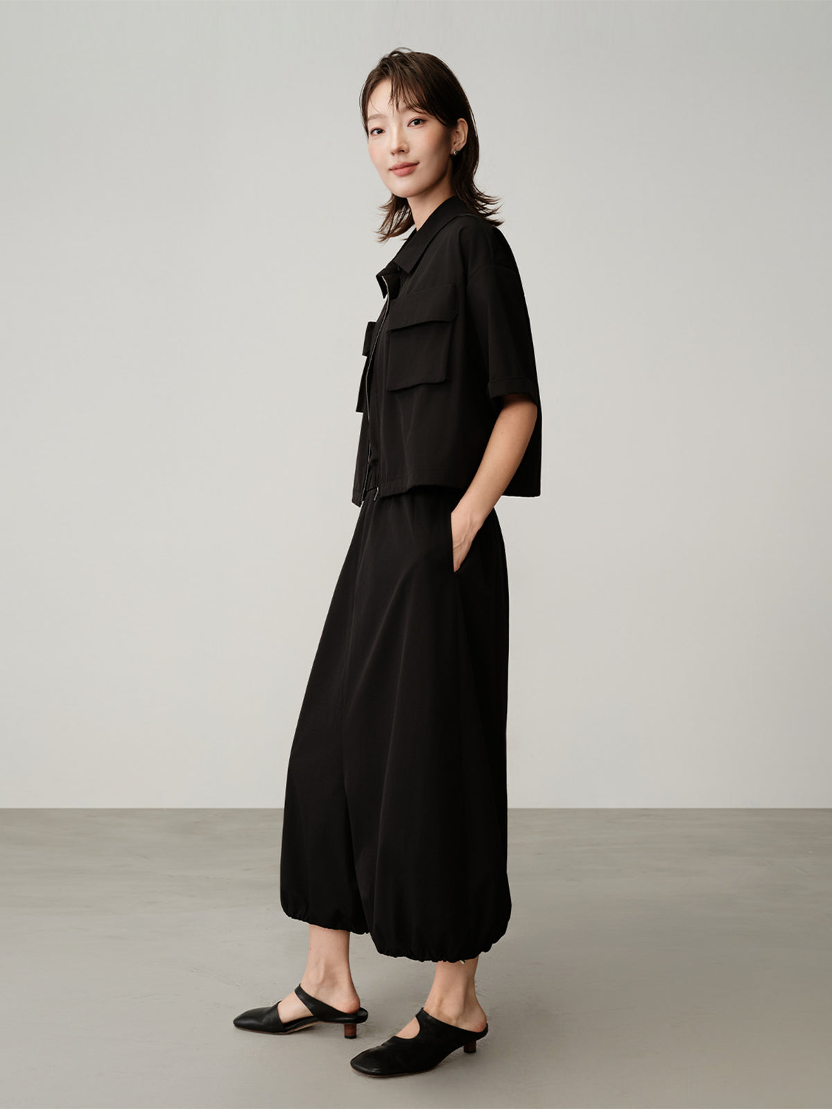 ID_02376523003_RW02_3_2_K_1290_1720.jpg;color:Black