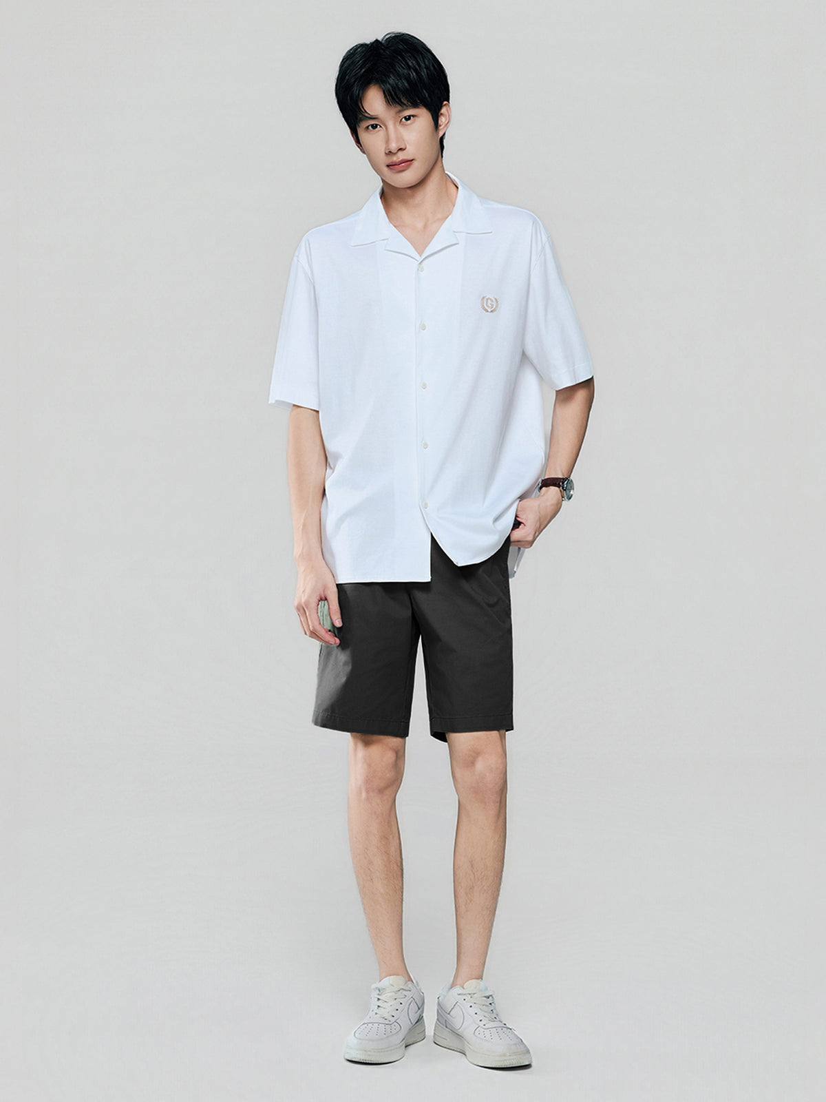 ID_01106229002_RW09_3_1_1_1290_1720.jpg;color:Signature Black