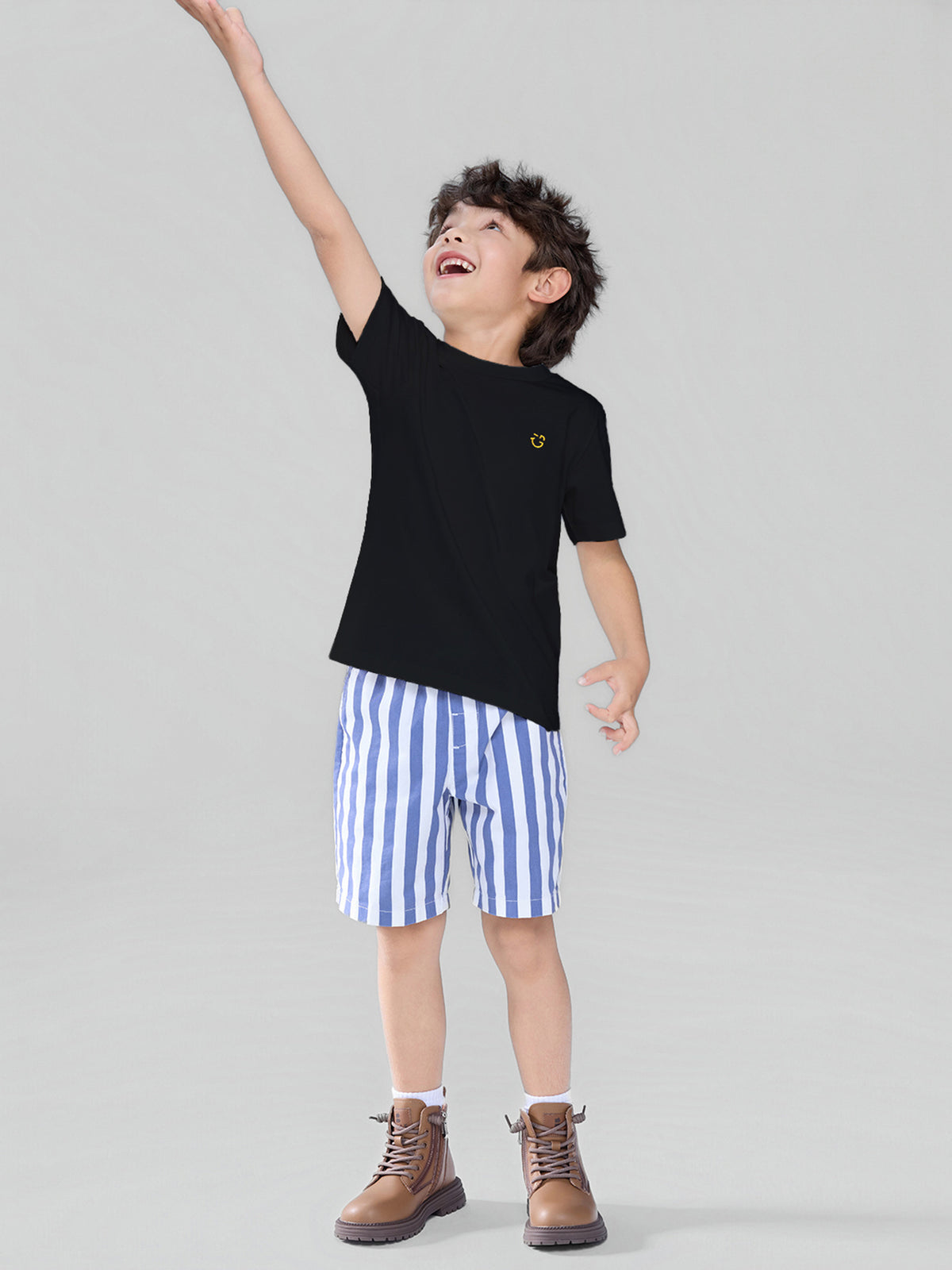 ID_03096324001_RW09_3_1_1_1290_1720.jpg;color:09 Signature Black