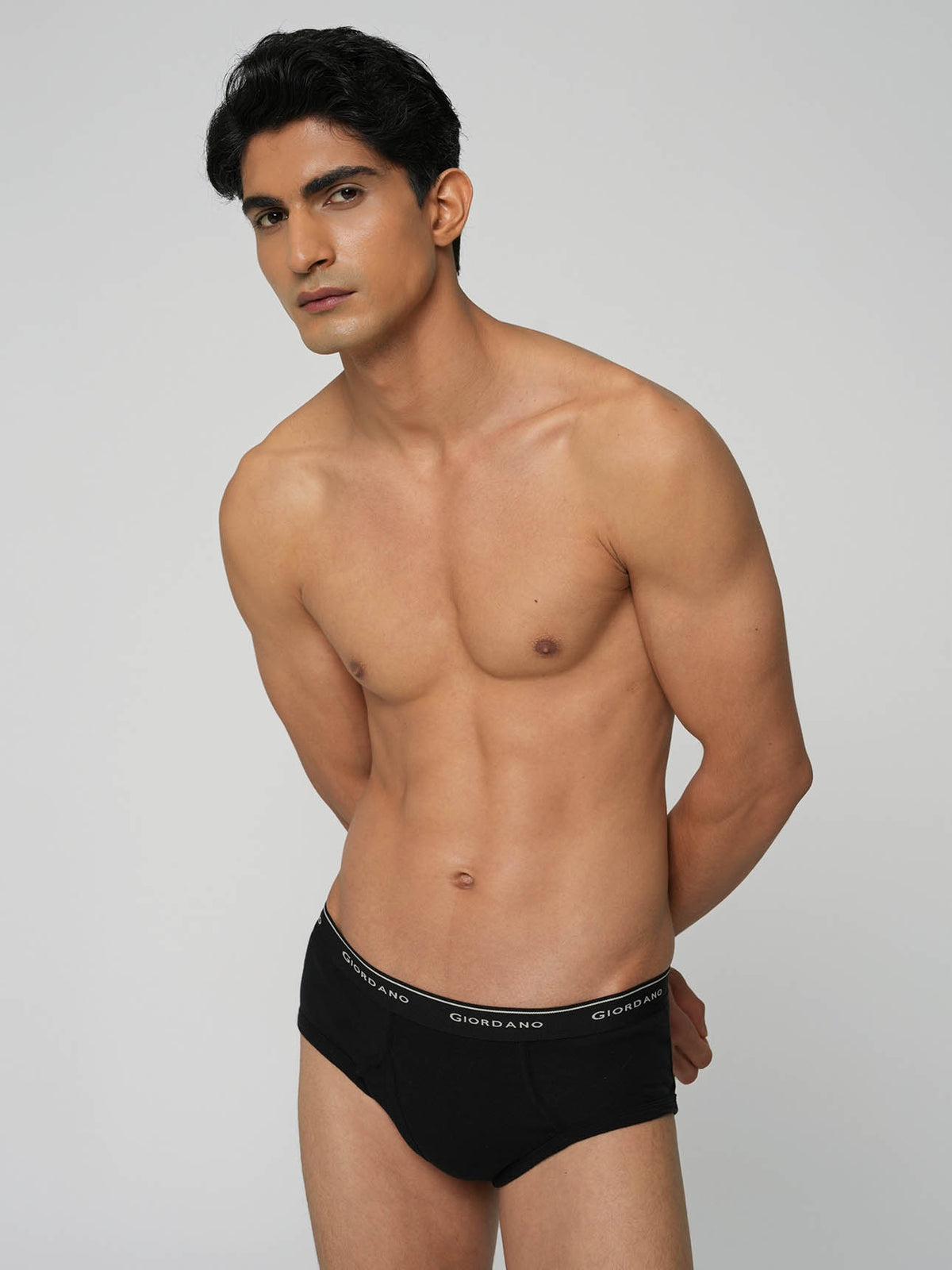 ID_01176114001_RW09_3_1_2_1290_1720.jpg;color:Signature Black