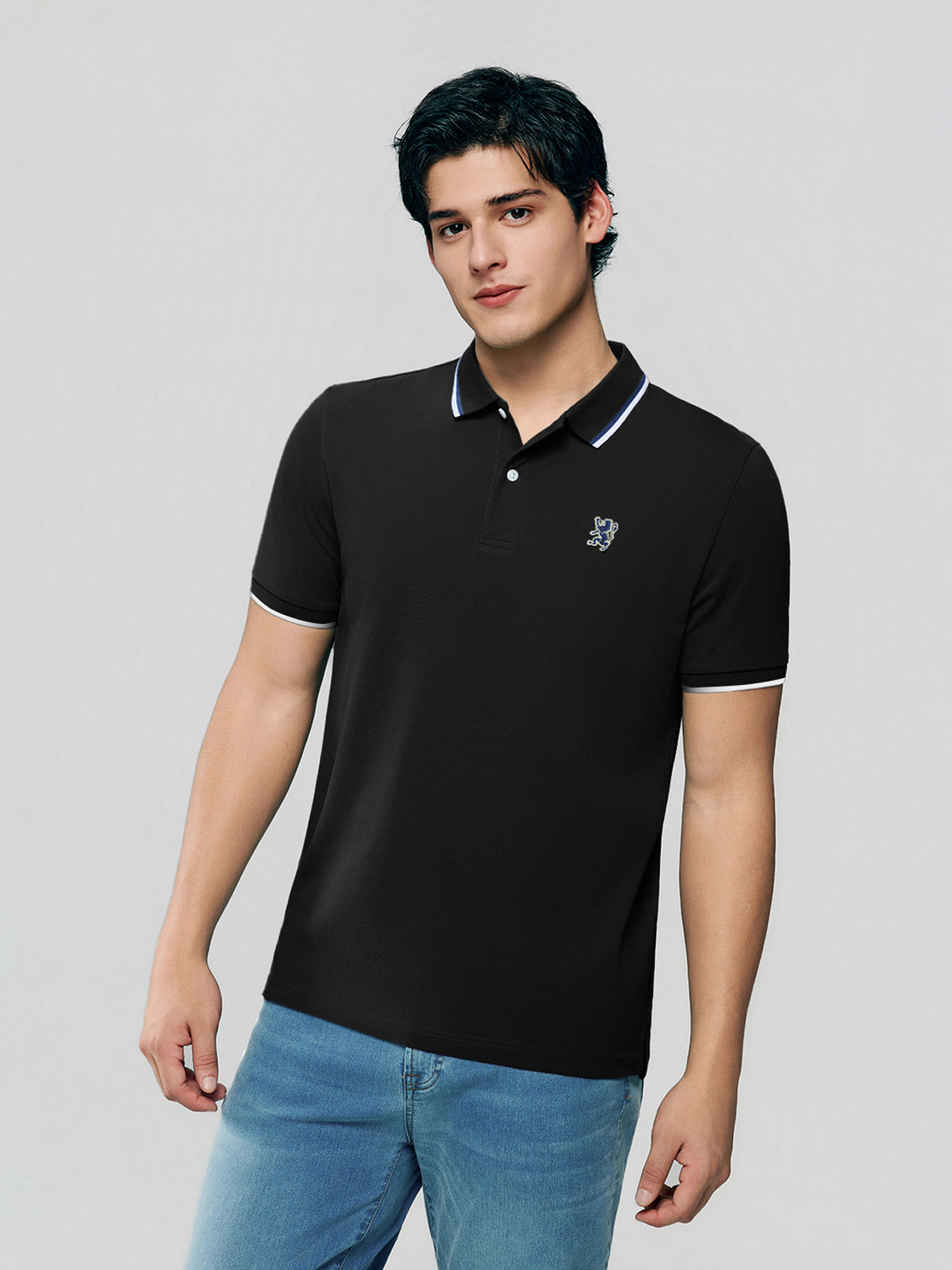 ID_01016262002_RW09_3_1_2_1290_1720.jpg;color:Signature Black