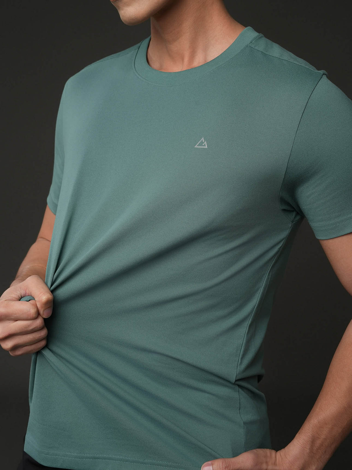 ID_01026286001_RW23_3_1_6_1290_1720.jpg;color:Smokey Emerald