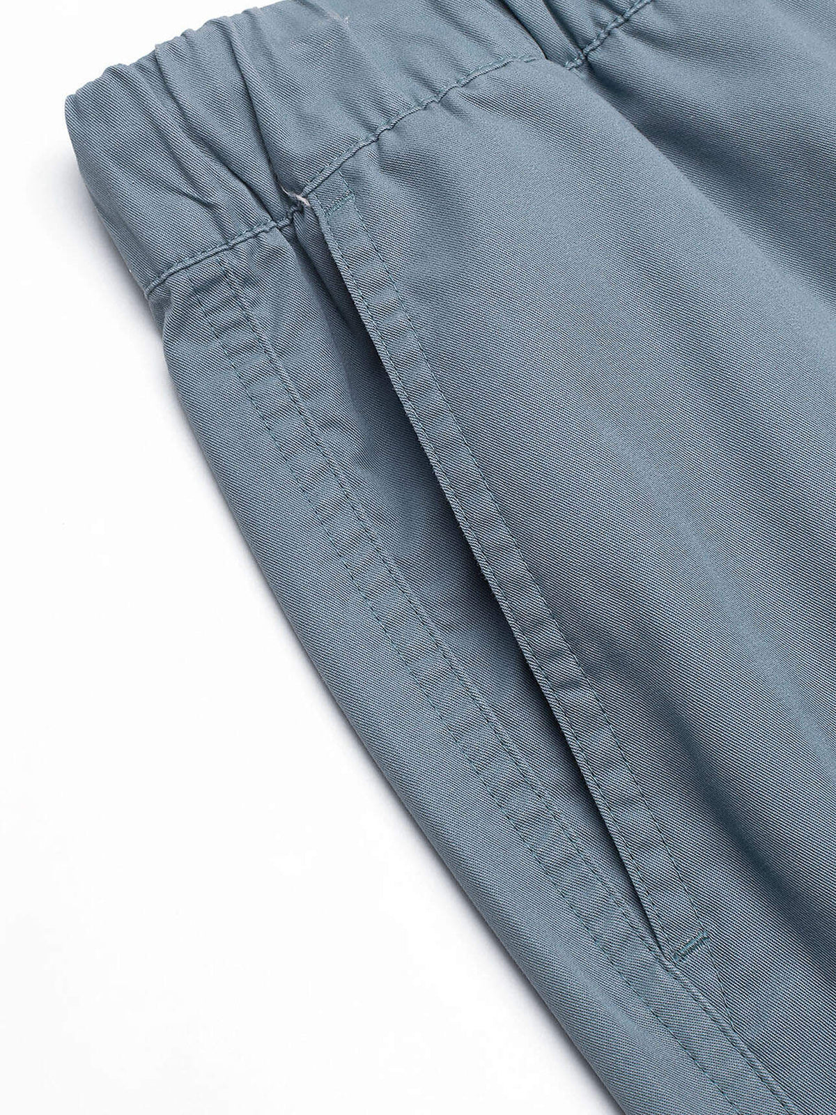 ID_01106229002_RW31_4_2_6_1290_1720.jpg;color:Subdued Blue