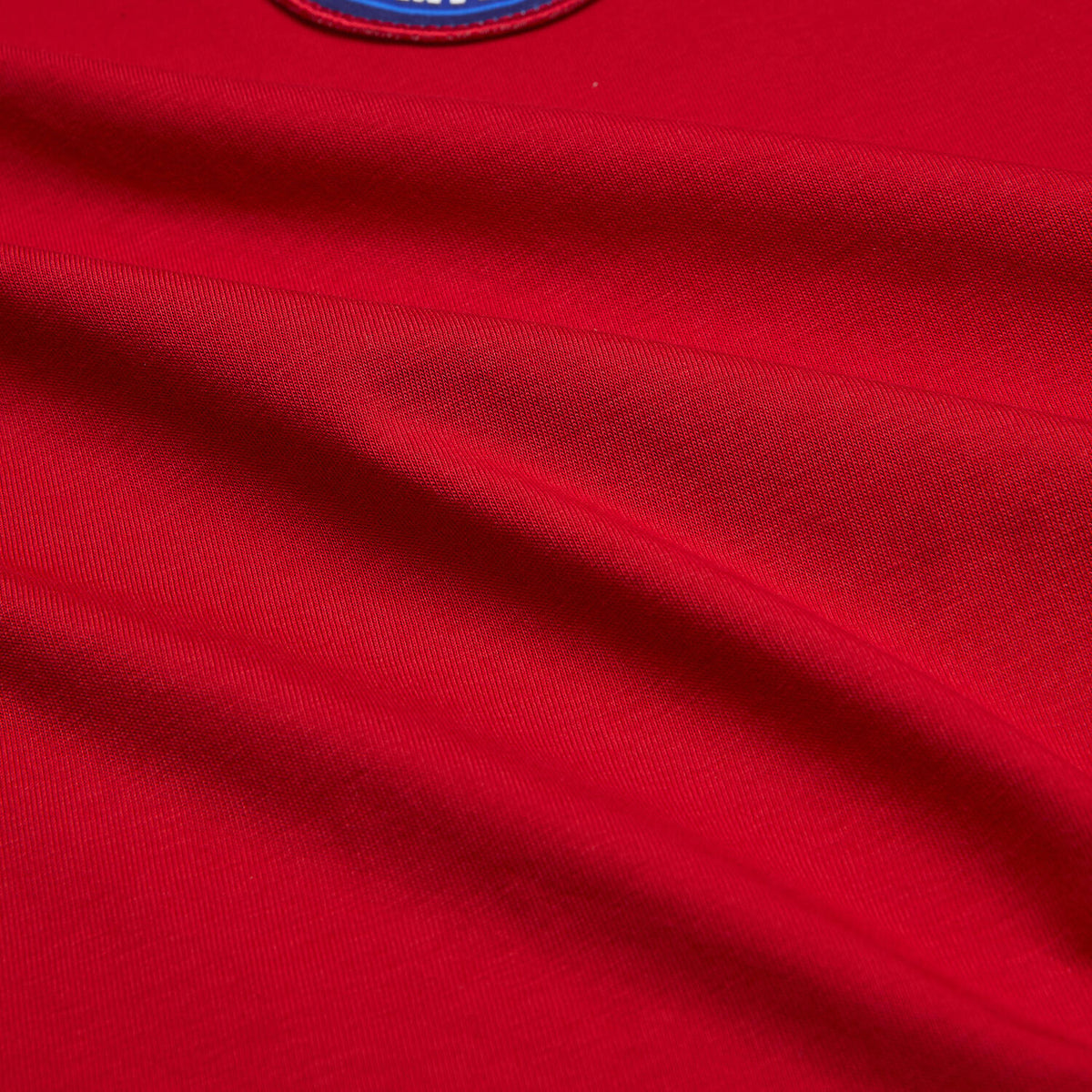 ID_01096195001_RW39_1_2_7_1500_1500.jpg;color:Haute Red