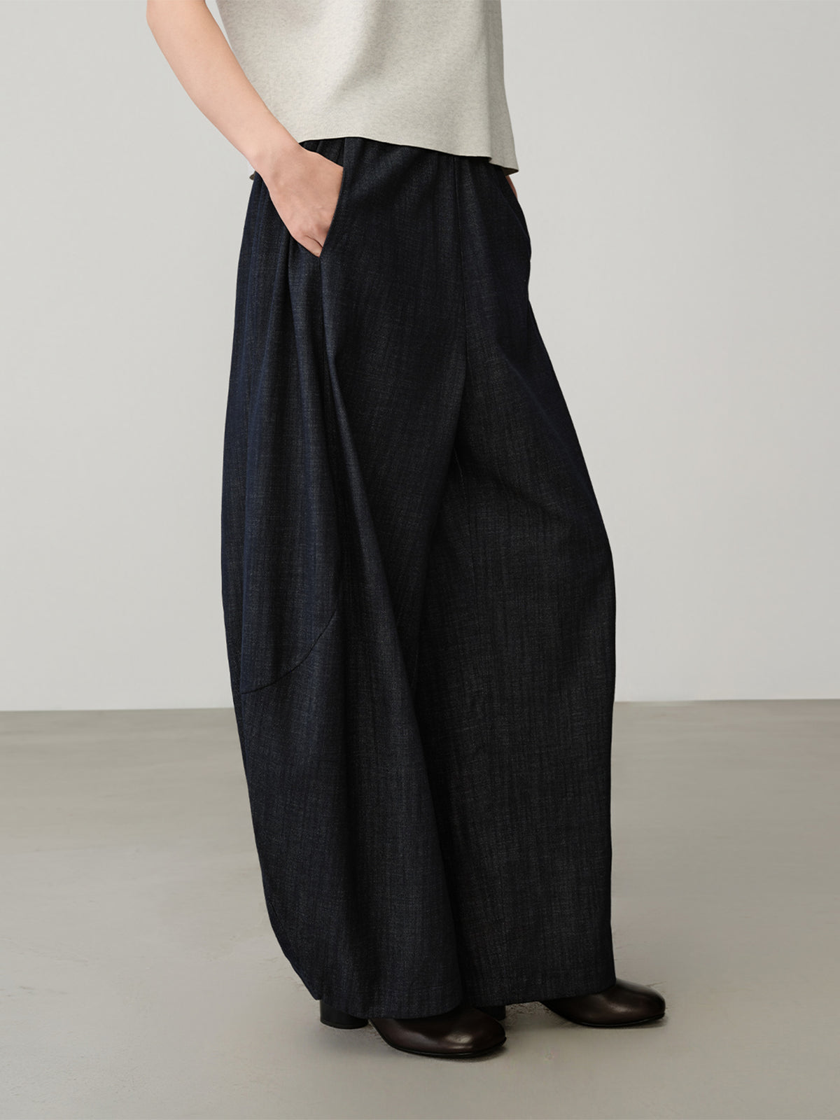 ID_02426502002_RW65_3_0_2_1290_1720.jpg;color:Denim