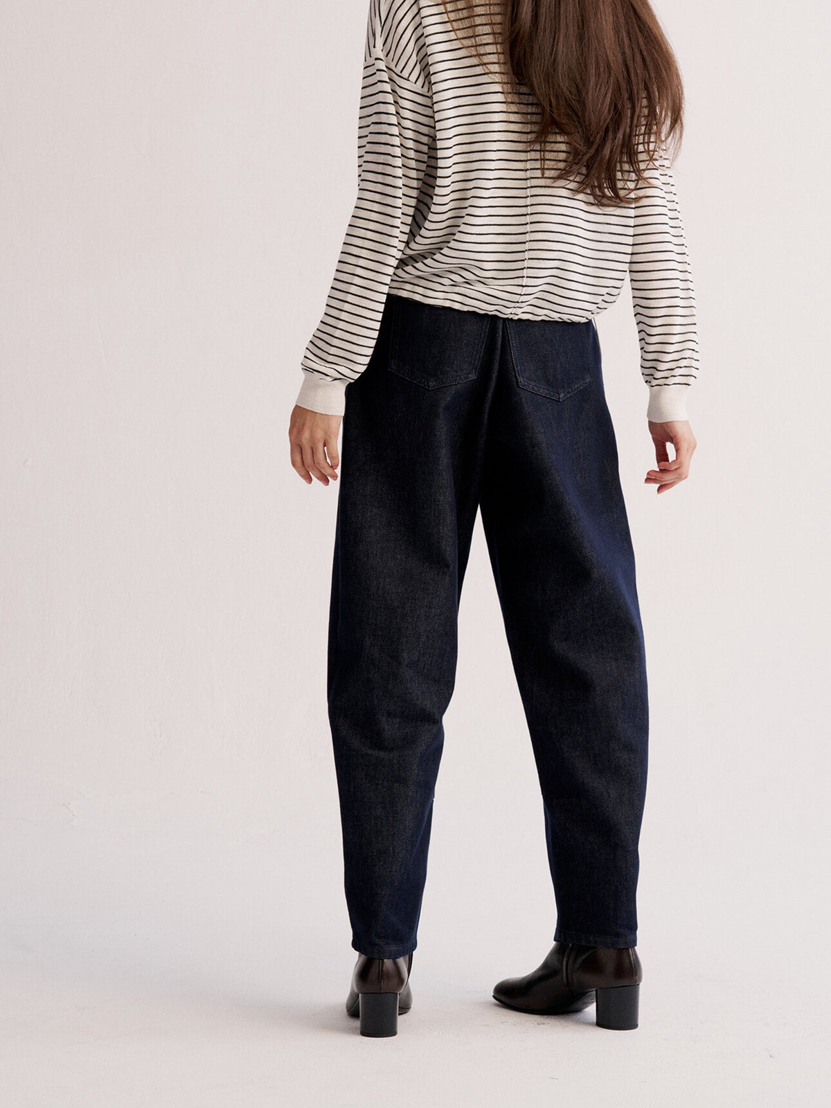 ID_02416500002_RW65_3_0_5_1290_1720.jpg;color:DENIM