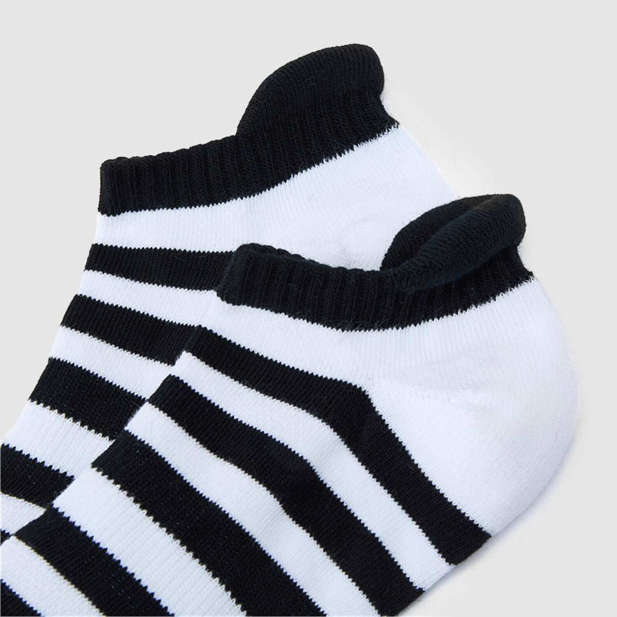 ID_01156123001_RW82_1_2_2_1500_1500.jpg;color:Signature White/Signature Black