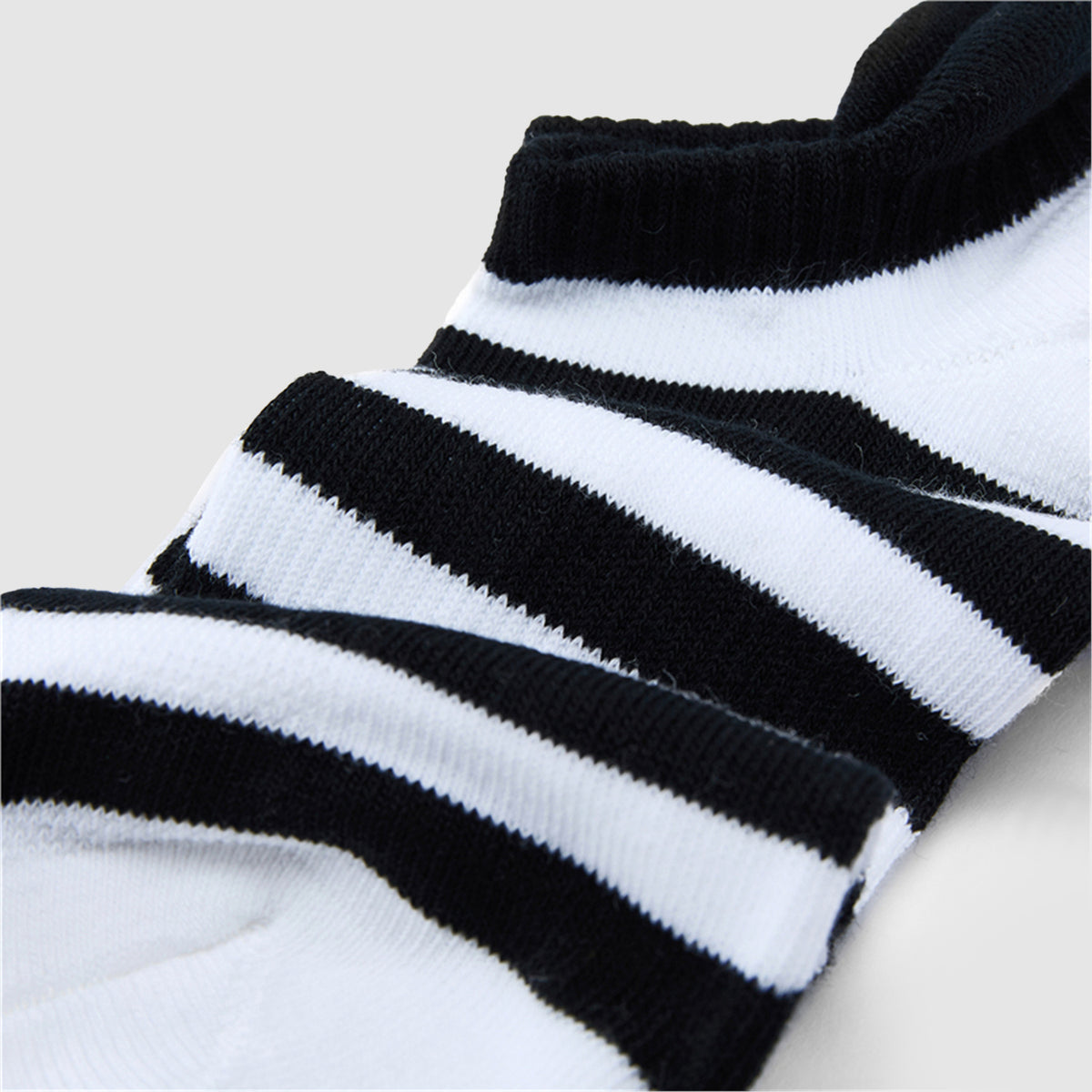 ID_01156123001_RW82_1_2_6_1500_1500.jpg;color:Signature White/Signature Black